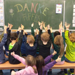 alle Bären-Hände hoch für die tollen Sitzbänke alle Bären-Hände hoch für die tollen Sitzbänke