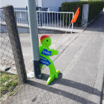 Achtung Kinder! Bitte langsam! Kinder! langsam!