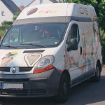 Giacomo mit seinem Eismobil Giacomo mit seinem Eismobil